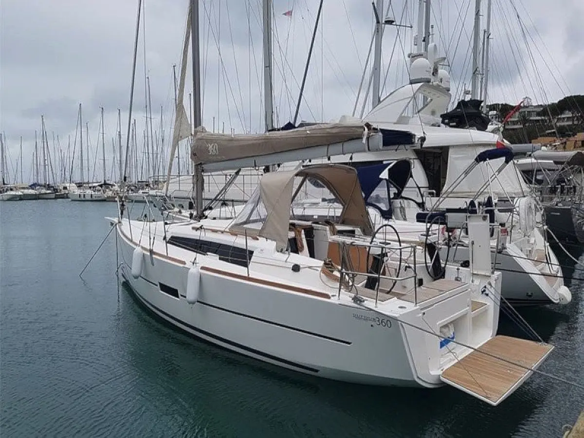 Dufour 360 Grand Large "Blue Mares", A Toda Vela Charter yacht, Balearics
